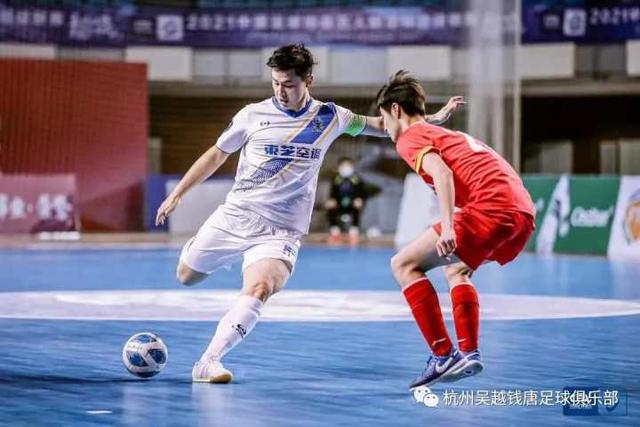鹈鹕发布锡安训练视频：专注提升三分投篮